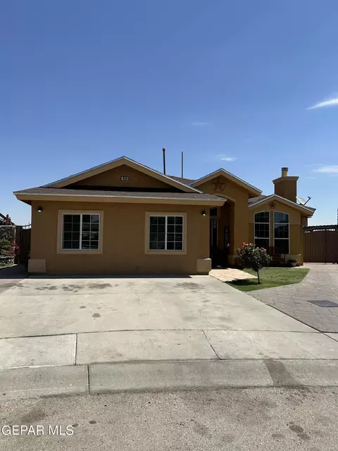 436 Valle Liso Ln, Socorro, TX 79927