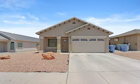 11153 Catherine Slutter Ln, Socorro, TX 79927