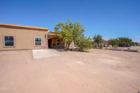 11631 Flor Marsha, Socorro, TX 79927