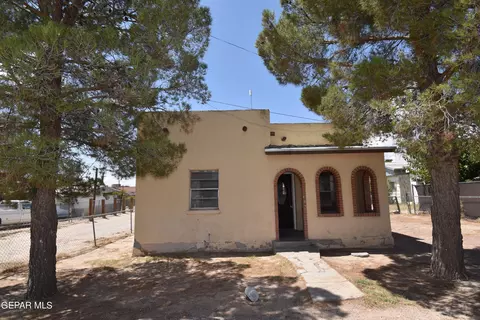 401 1st St NE, Fabens, TX 79838