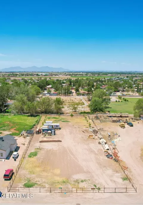 700 Piro Cir, Socorro, TX 79927