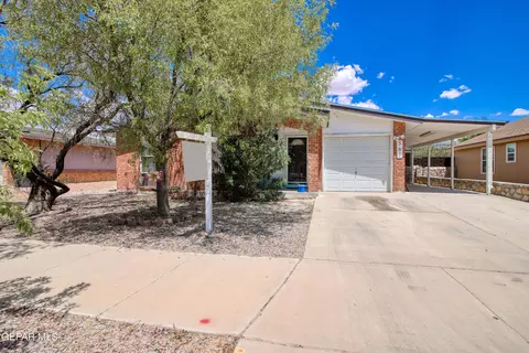 361 Barrel Cactus Dr, Horizon City, TX 79928