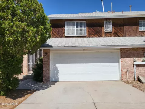 1922 Bobby Jones Dr, El Paso, TX 79936
