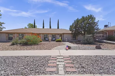 10252 Stoneway Dr, El Paso, TX 79925