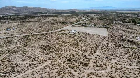 6920 Overland Stage Rd, Clint, TX 79938
