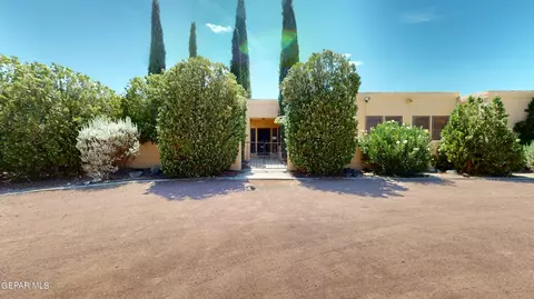 6457 Upper Valley Rd, El Paso, TX 79932