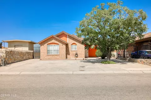 10365 Valle De Oro Dr, Socorro, TX 79927