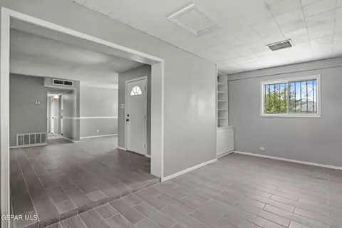 9560 Waverly Dr, El Paso, TX 79924