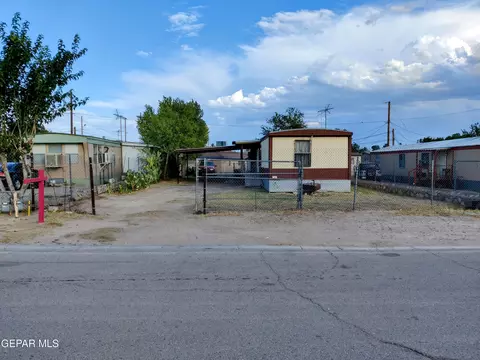 794 Alamo St, Fabens, TX 79838