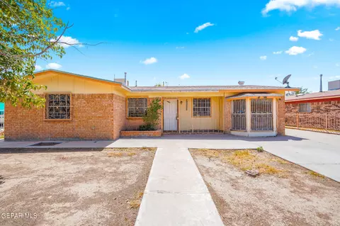 8426 Whitewater Ln, El Paso, TX 79907