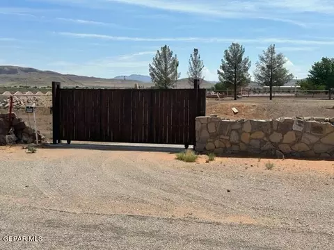 5482 Buffalo Creek Dr, El Paso, TX 79938