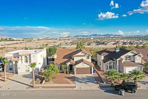 7904 Thunderstorm Dr, El Paso, TX 79932