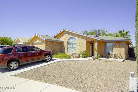 821 Puerto Del Carmen Ave, El Paso, TX 79928