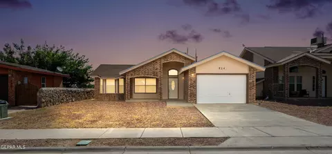 824 Nazareno St, Horizon City, TX 79928
