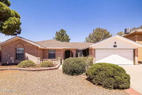 1865 Polly Harris Dr, El Paso, TX 79936