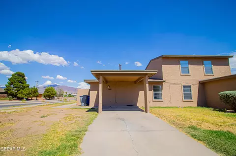 5545 Oakbriar Cir, El Paso, TX 79932