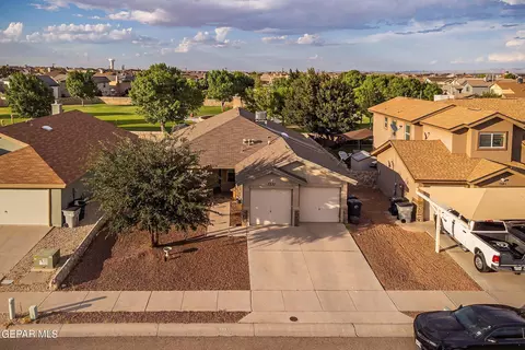 7237 Copper Nail Ln, El Paso, TX 79934