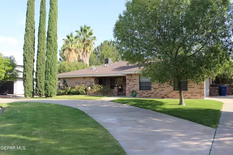 461 Oak Tree Ct, El Paso, TX 79932