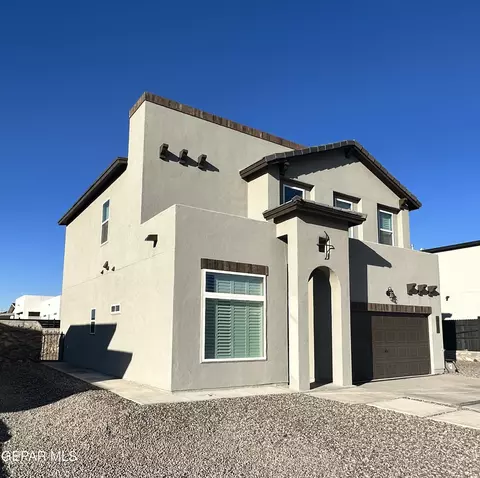 961 Crooked River Dr, El Paso, TX 79932
