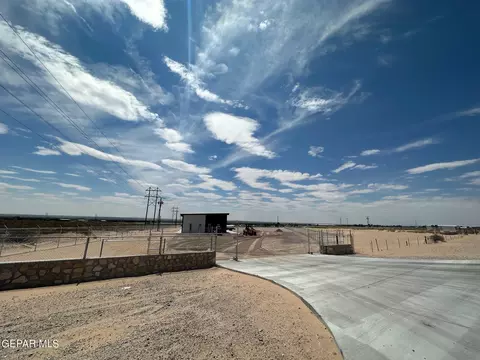 22950 Stern Dr, Anthony, NM 88021