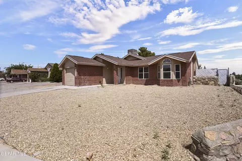 14513 Encantado Dr, Horizon City, TX 79928