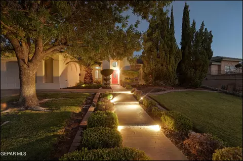 6216 Los Bancos Dr, El Paso, TX 79912