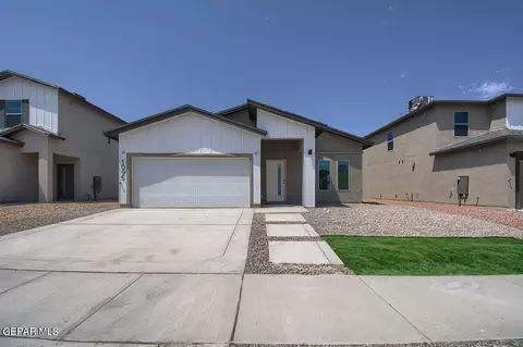 1095 Sky River St, El Paso, TX 79928