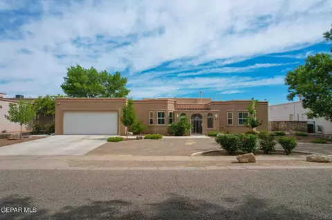 533 Willow Glen Dr, El Paso, TX 79922