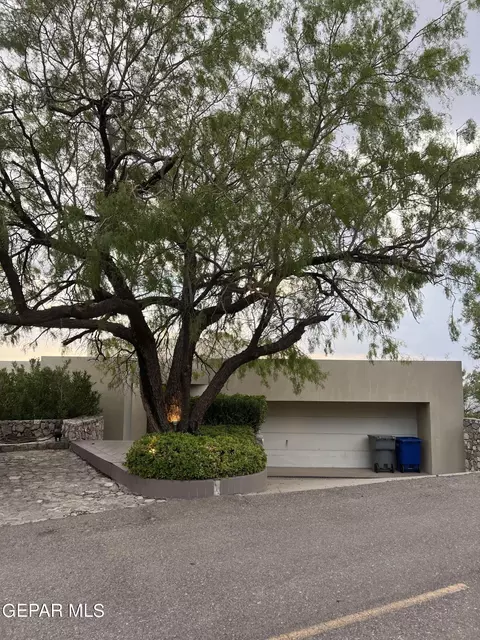 23 Hidden Hills Dr, El Paso, TX 79902