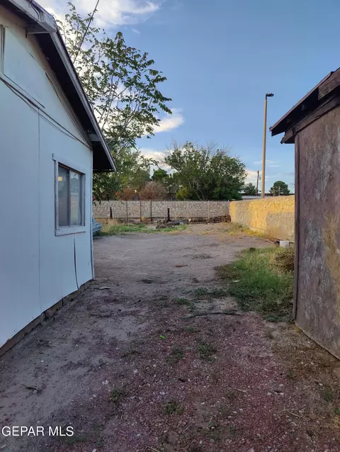 5725 Tamburo Ct, El Paso, TX 79905