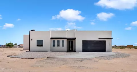 14932 Fishkill Dr, El Paso, TX 79928