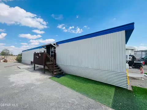 301 Silao Ct, Socorro, TX 79927