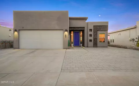165 Via Rojas Dr, Horizon City, TX 79928
