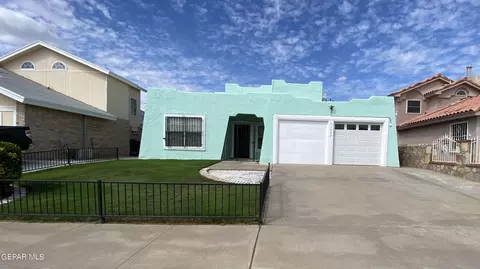 11137 Loma Grande Dr, El Paso, TX 79934