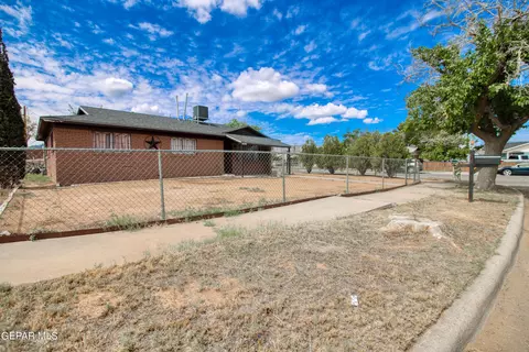 5652 Edinburgh Dr, El Paso, TX 79924