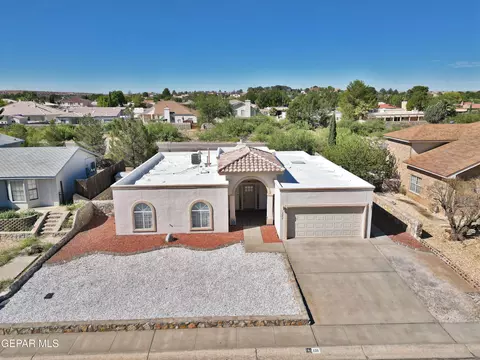 121 Saint Andrews Dr, Santa Teresa, NM 88008
