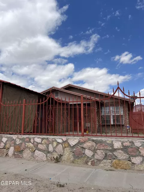11297 Cielo Azul Dr, Socorro, TX 79927