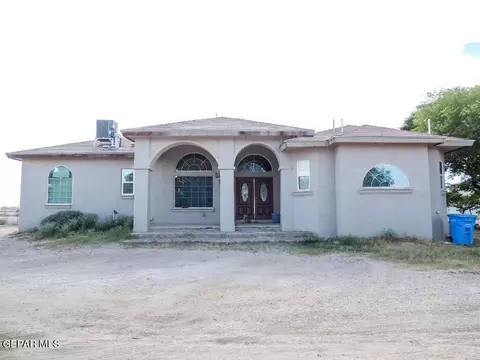 11820 Flor Del Rio St, Socorro, TX 79927