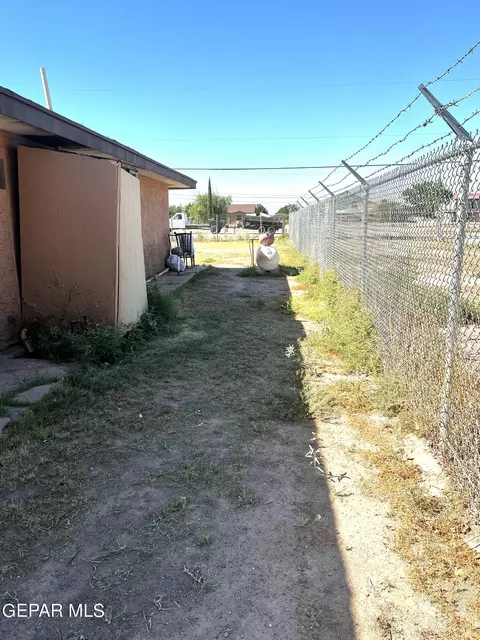 19149 Chamizo Rd, Tornillo, TX 79853 photo 4