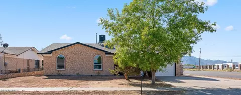 10841 Tourmaline St, El Paso, TX 79924