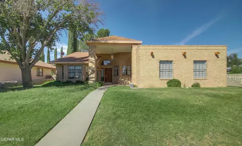 1949 Gus Moran St, El Paso, TX 79936