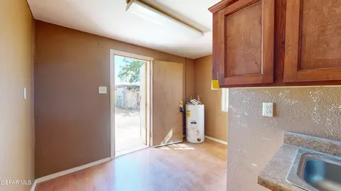 300 E Washington St, Anthony, TX 79821 photo 10