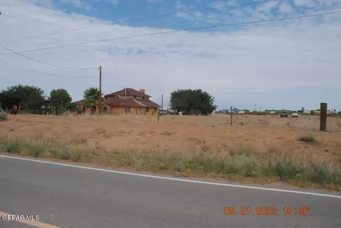564 Oasis Dr, Chaparral, NM 88081
