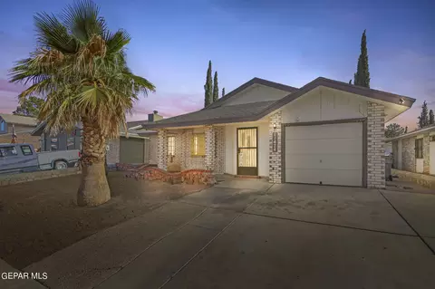 11474 Lone Wolf Cir, El Paso, TX 79936