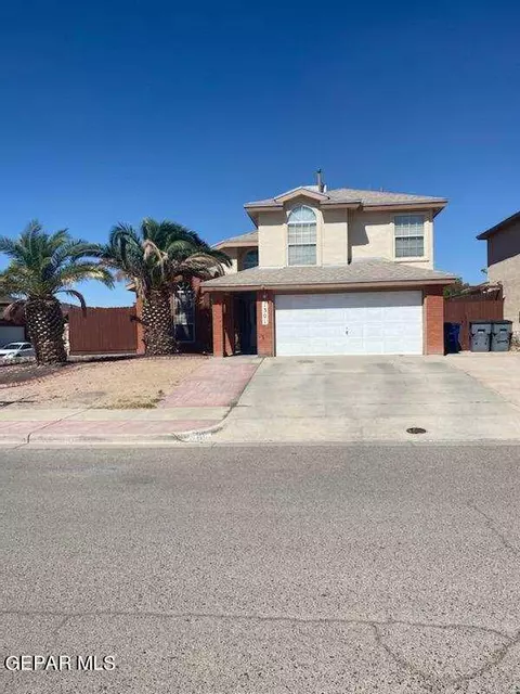 1301 Thunder Bolt Ct, El Paso, TX 79936