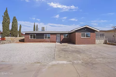 11165 Shoreline Dr, El Paso, TX 79936