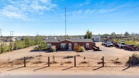 1049 San Carlos Dr, Chaparral, NM 88081
