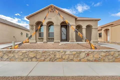 14321 Tobe Davis Dr, Horizon City, TX 79928