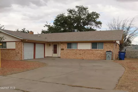 10222 Lakeview Dr, El Paso, TX 79924