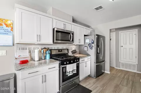 15036 Method Ave, El Paso, TX 79938 photo 9